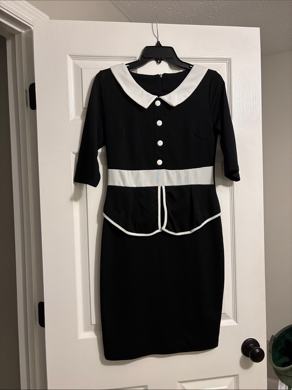 Black and White Peter Pan Collar Sheath Dress